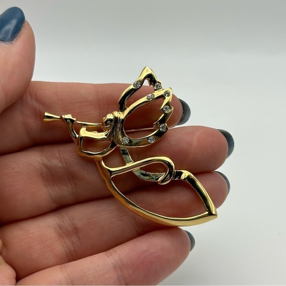 Small Gold Tone Angel with Trumpet Brooch with Rhinestones on Wings Holidays - Picture 1 of 4